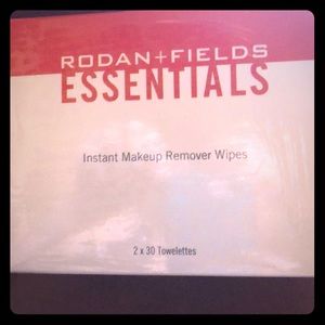 Rodan+Fields Instant makeup remover wipes